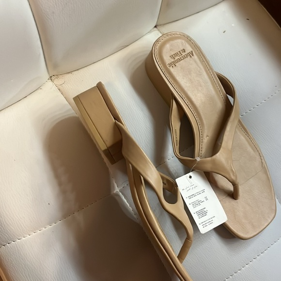 Abercrombie & Fitch short heel sandals - Picture 3 of 3